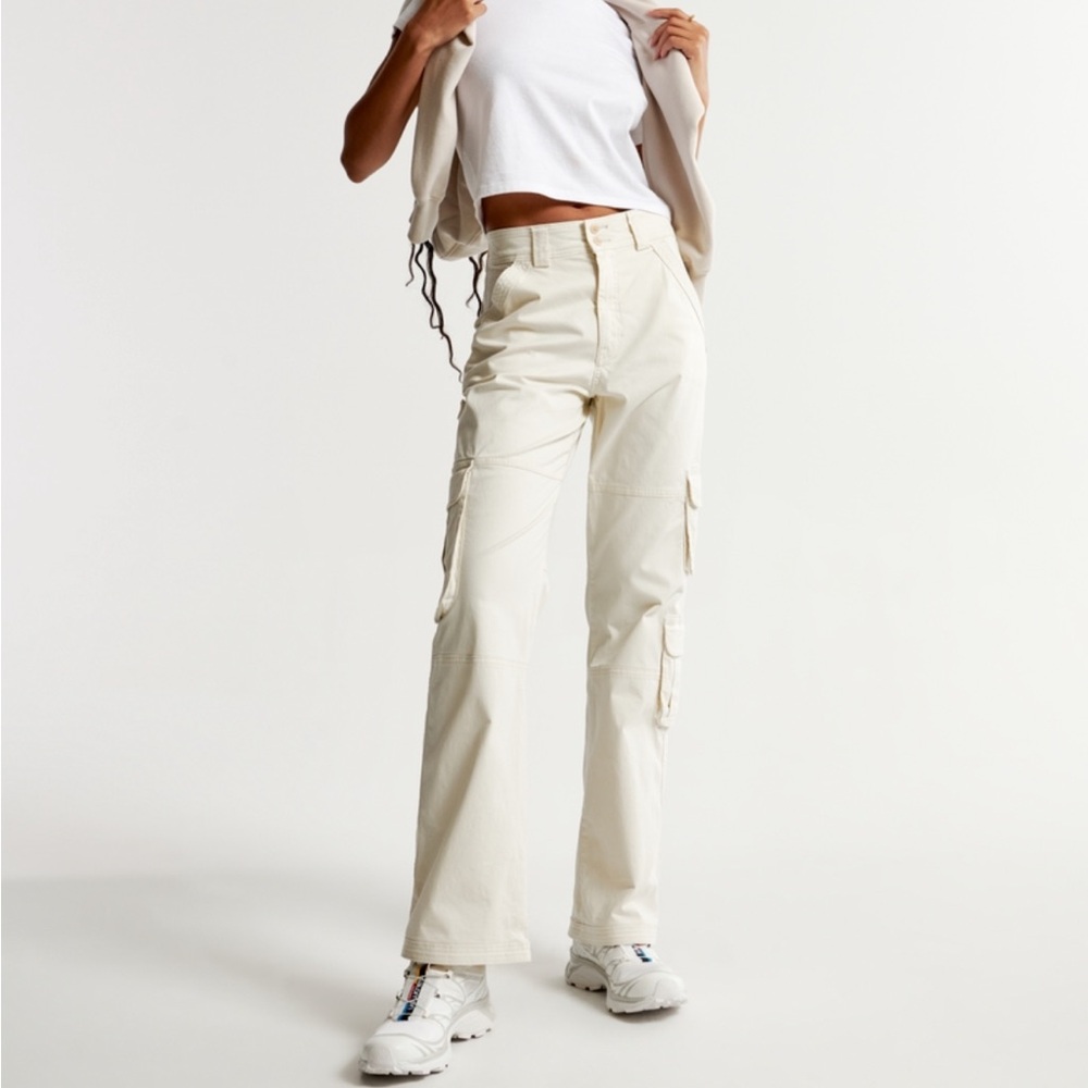 BRAND NEW Abercrombie & Fitch High Rise Relaxed Cargo Pant Size 33/16s SHORT